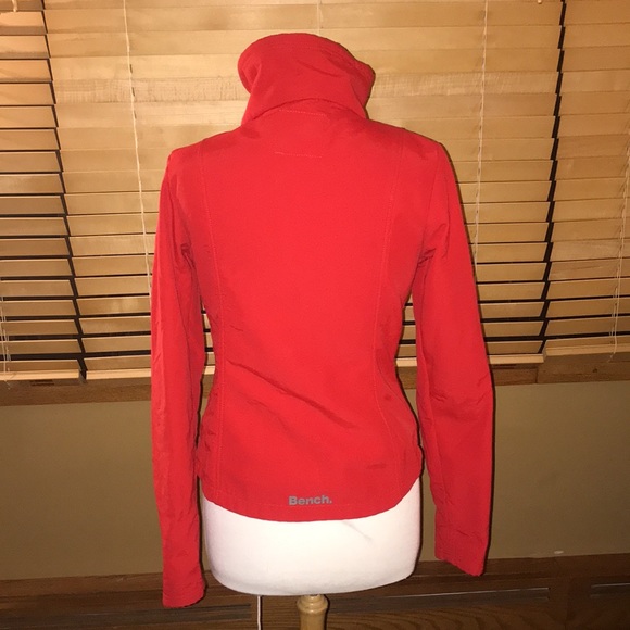 Bench jacket red size medium - Picture 3 of 9